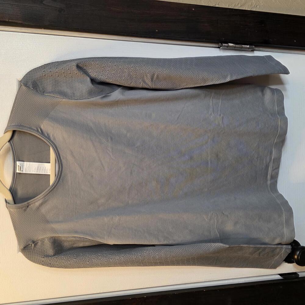 Fabletics Sync Long Sleeve II Women's Activewear Top Grey- XL NWT